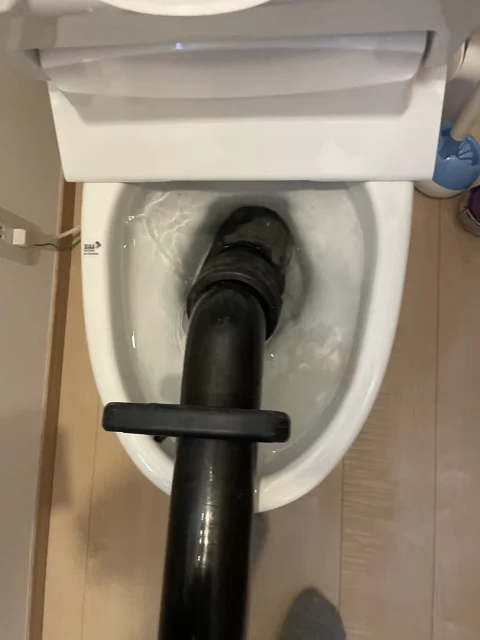 水まるでの実際の解決事例：「水位が上がるトイレつまりも圧力ローポンプで即解決-生駒市あすか野北」